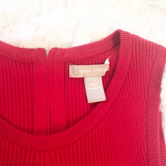 🍁 Banana Republic | Red Knit Peplum Top - Picture 2 of 4
